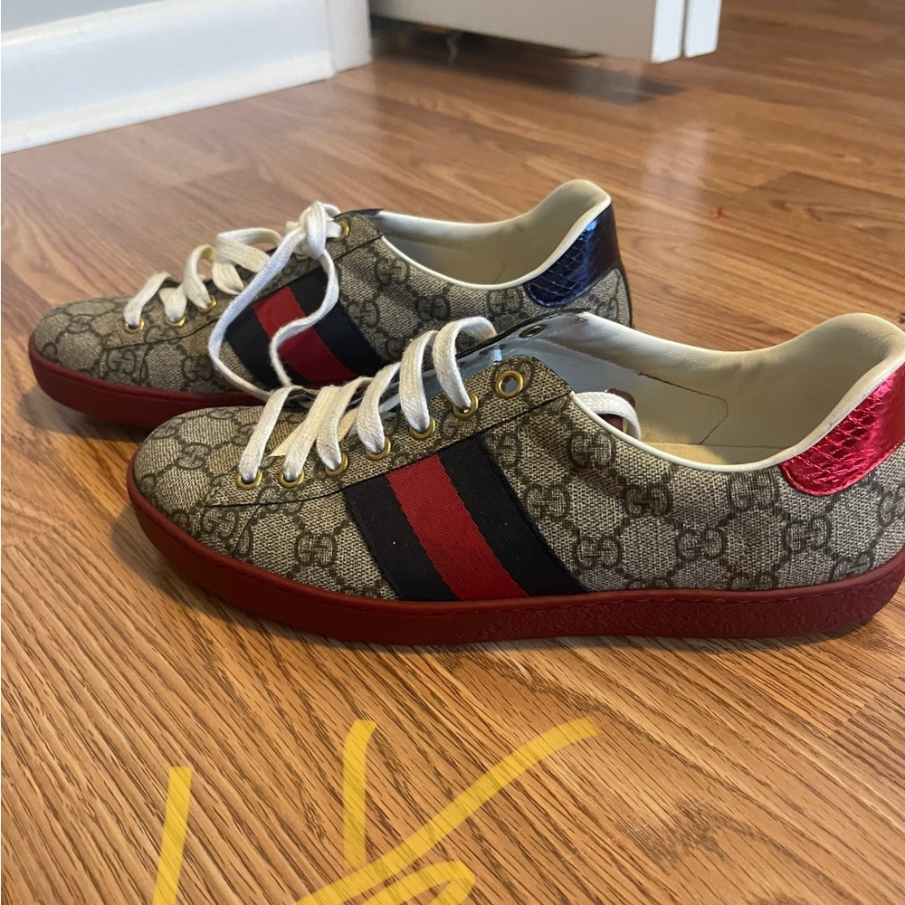 Gucci size 6, in US 6.5